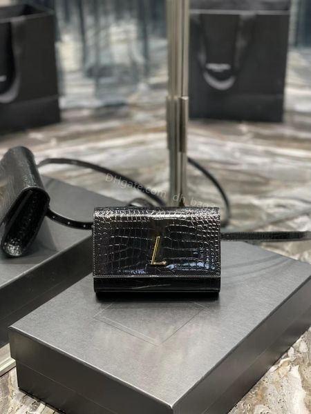 

classic crossbody bag tote fashion designer bag one shoulder bag crocodile print fanny pack chest bag clamshell purse black