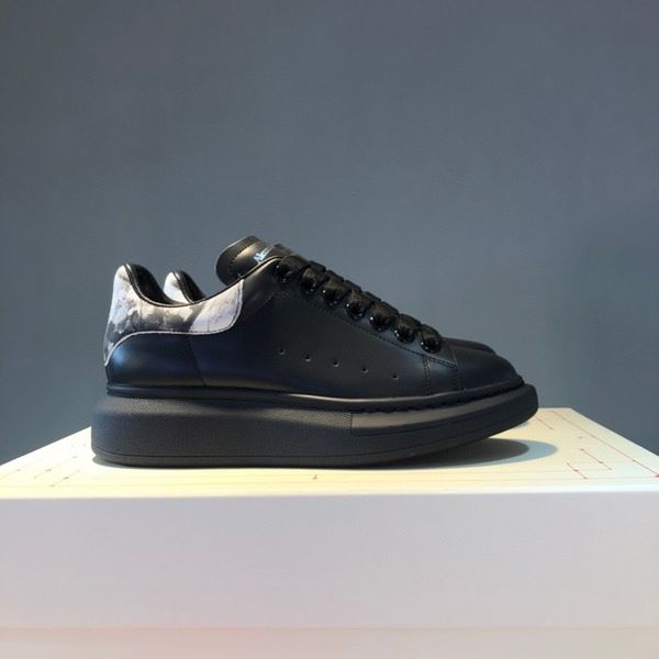 

2023 new men women classic casual shoes sneakers platform print multicolor letter trainer sneakers strawberry designer outdoor sport, Black