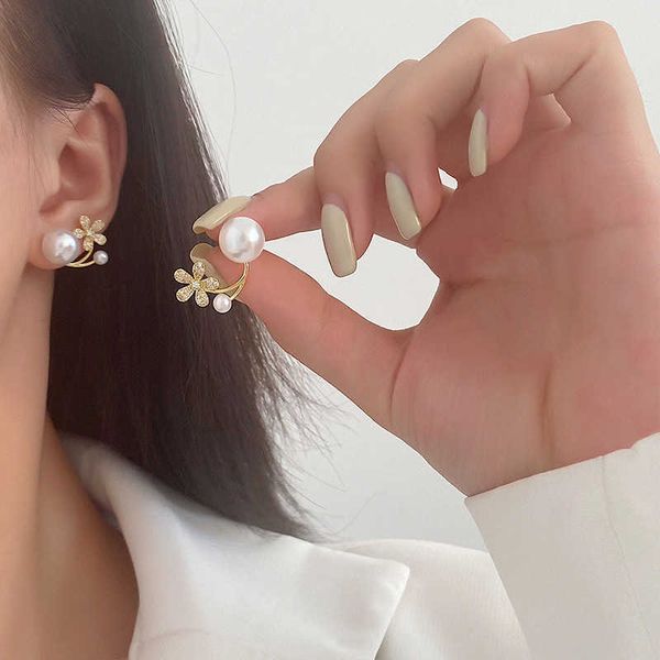 

earing zhao silu's same korean minority design sense micro-set zircon pearl flower with two earrings female, Golden