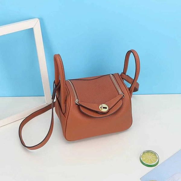 

bags original designer spring luxury 2023 new h family's layer cow leather 18cm mini lindys bag medicine case hand messenger 2 3awj