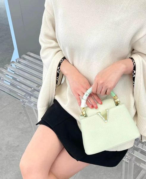 

women capu 2023 bb totes bag luxury designer fashion lady shoulder bags classic flower small fresh green handbag 28 20cm