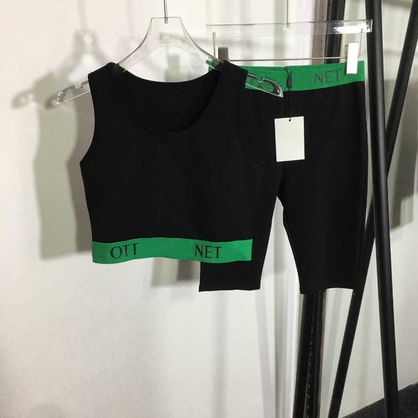 

23ss designer brand new yoga sports suit letter webbing closed waist small vest stretch show slimming five points leggings shorts womens clo, Gray