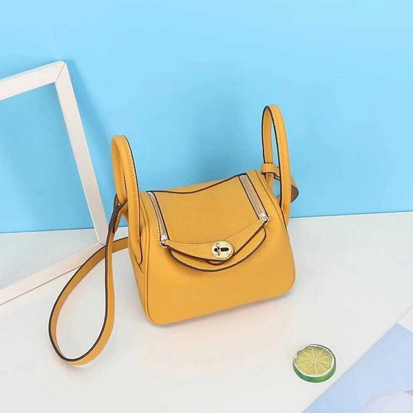 

spring luxury bags original designer 2023 new h family's layer cow leather 18cm mini lindys bag medicine case hand messenger jc4u