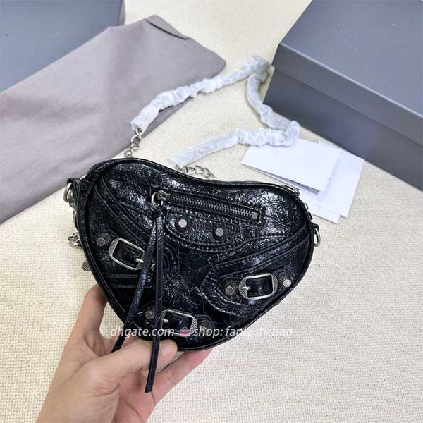 

love biker bag single shoulder crossbody bag riveted chain bag