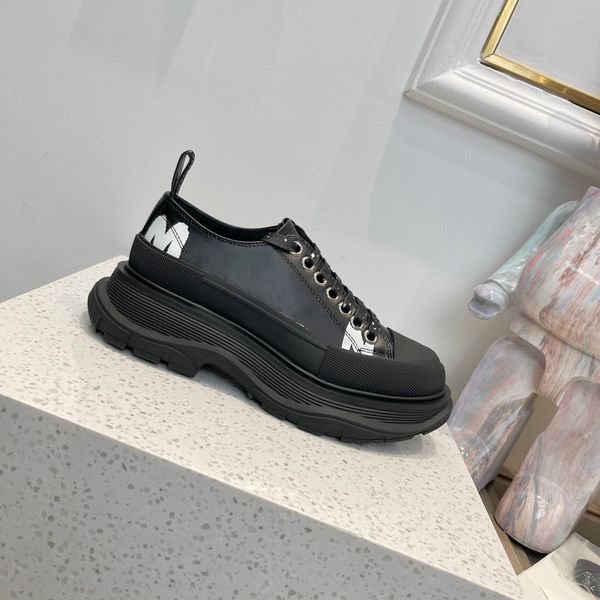 

designer womanas shoe leather lace up mens fashion platform oversized sneakers white black mens womens luxury velvet suede casual shoes chau