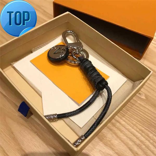 

fashion designer keychain lovers car key buckle luxury brand leather handmade carabiner keychains for men women bags pendant keyrings letter, Silver
