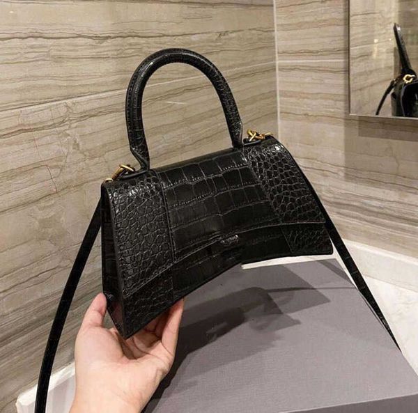 

shoulder bags 2023 lady shopping fashion handbags women totes cross body half moon luxury genuine leather classic retro purse wallets motion