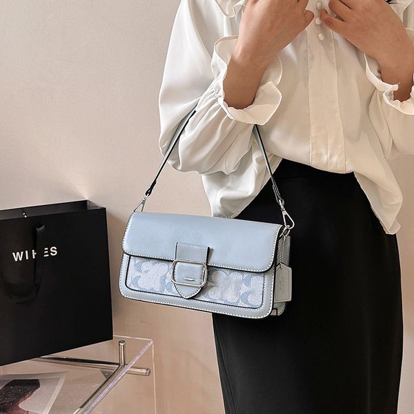 

stylisheendibags messenger bags brand 23ss messenger bags new small square matching single shoulder bag chain carriage hardware bag for gril