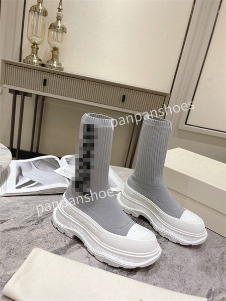 

2023the new men womens shoes designer leather lace up white mens sole oversized flats velvet suede platform casual espadrille flat alexander, Black