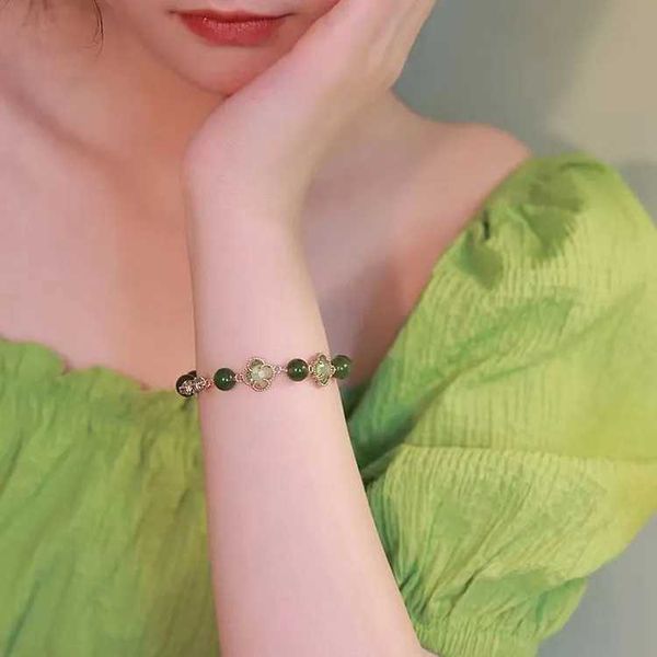 

bracelets 2022 new four-leaf clover female lucky minority design sense network red show white jade pulp transport simple bracelet, Black