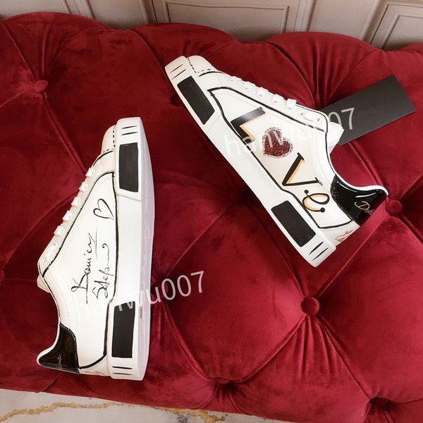 

2023 new mens designer sneaker trainer casual shoes calfskin leather black and white platform sandal famous womens low basketball sneakers