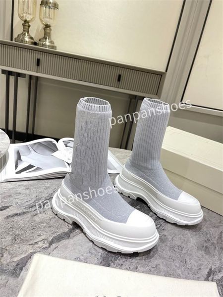 

2023 men womens shoes designer leather lace up white mens sole oversized flats velvet suede platform casual espadrille flat alexander, Black