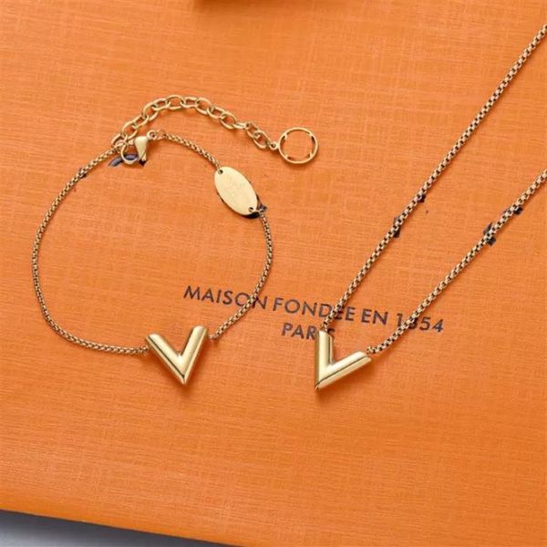 

designer love v letter pendant necklaces charm bracelets clavicle chains jewelry birthday party valentine's gift255f, Silver