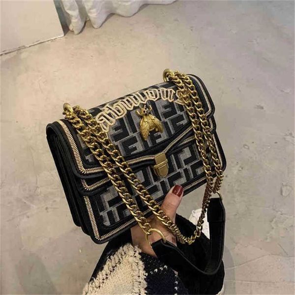 

handbag 2023 fashion women's bag leather quality handbag red same bee embroidery chain shoulder small square bag
