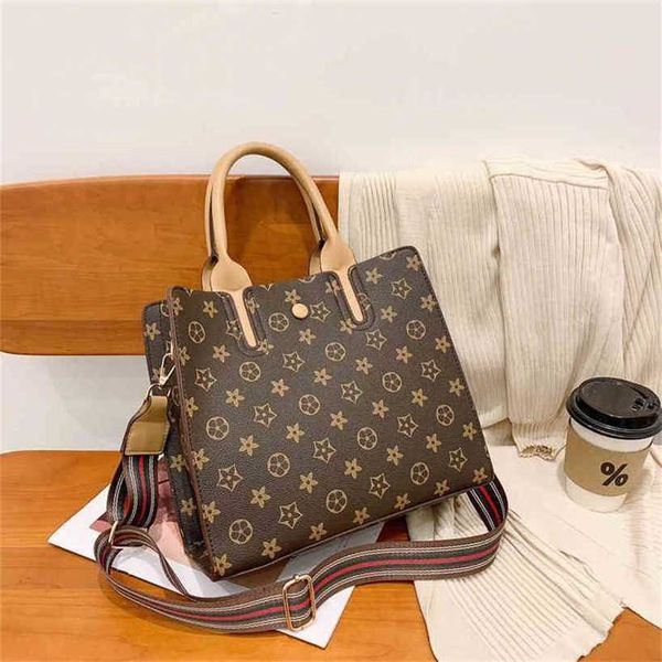 

handbag 2023 fashion women's bag leather quality handbag texture women's portable shoulder personalized messenger tote bag