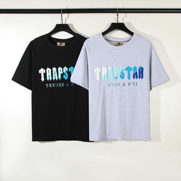 

trapstar rainbow letter gradient towel embroidery short sleeve t-shirt fog hip hop sports t-shirt, Black;white