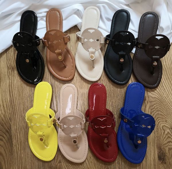 

2022 designer sandals for women ladies hollowed out pattern flats low heels slippers fashion luxe tories slides rubber summer flip flops out, Black