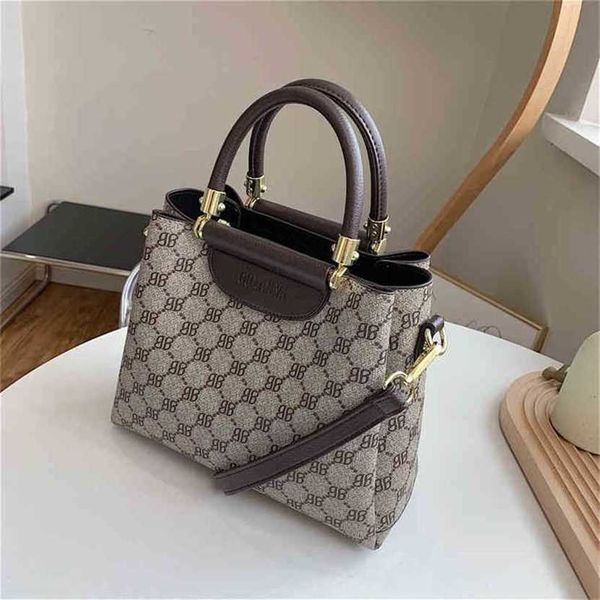 

handbag 2023 fashion women's bag leather quality handbag messenger women's korean version and simple leisure large capacity should