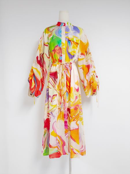 

23. the new printed dress is colorful and comfortable to wear, Black;gray