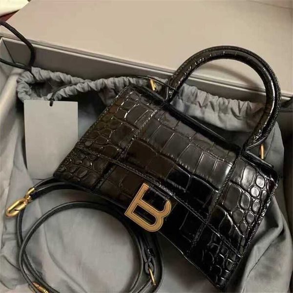 

handbag 2023 fashion women's bag leather quality handbag fashionable niche advanced sense home crocodile pattern hourglass single shoul