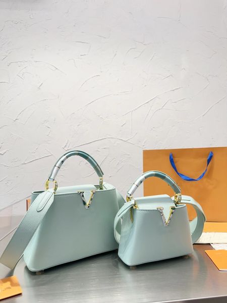 

luxury lady bag tote bag designer bag cowhide material gold buckle hardware necessary for queen style
