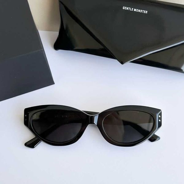 

50%off luxury designer sunglasses the gm brand new style design luxury handsome sunglasses face effect very good sun glasses for sale, White;black