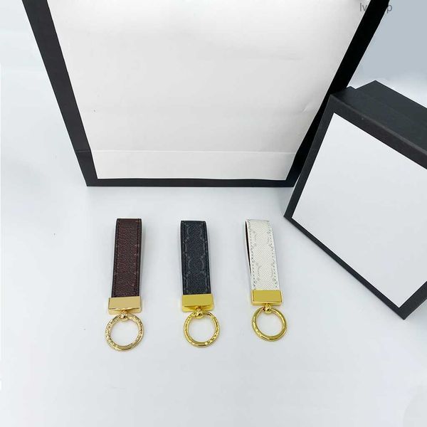 

fashion 2022 keychain brand designer key chain mens luxury car keyring womens buckle keychains handmade leather men women bags pendant, Silver
