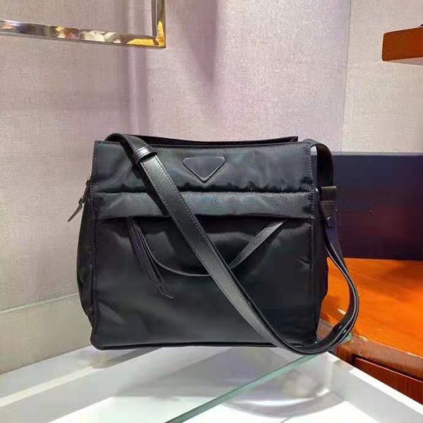 

designers men's nylon cross body bags triangular shoulder bag messenger shoulder postman bag large satchel package fashion zipper funct