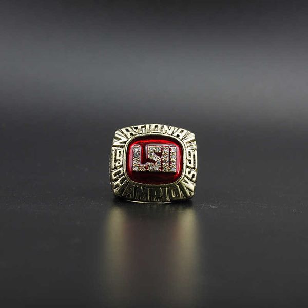 

1991 university of louisiana league ncaa lsu championship ring, Golden;silver