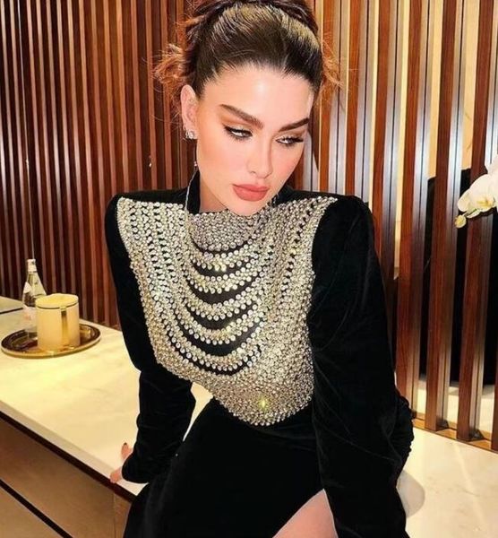 

evening dress with black high collar and diamond on the chest., Black;pink
