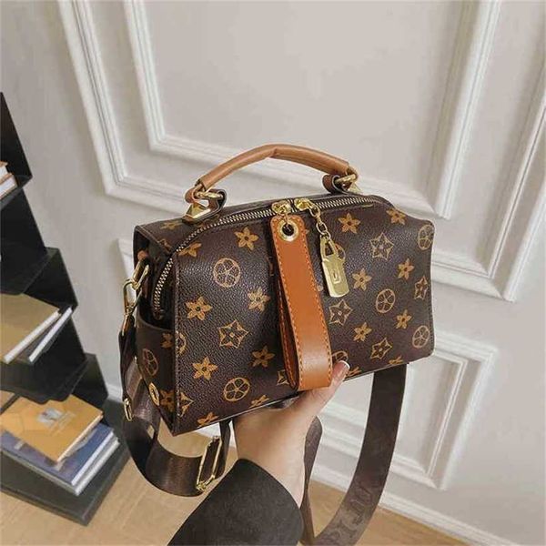 

handbag 2023 fashion women's bag leather quality handbag women old flower shoulder messenger women's wide shoulder belt red small