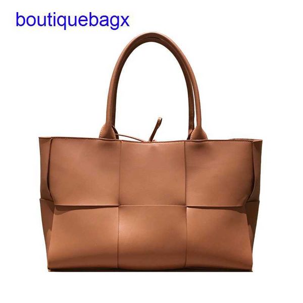 

luxury bottegss venetss arco evening bags online store large chessboard hand woven bag leather new hand capacity tote bag fashion with logo