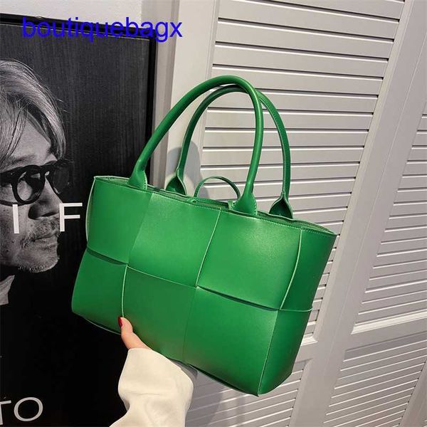 

luxury bottegss venetss arco evening bags online store new women's 2023 high-capacity spring bag tote knitting large lattice hand with