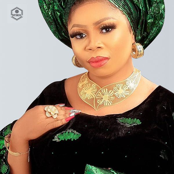 

wedding jewelry sets woman jewelry set dubai gold plated necklace all copper material hollow surround necklace simple flower style 230313, Slivery;golden