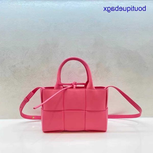 

luxury bottegss venetss arco evening bags online store new leather spring and summer mini woven 2023 carrying bag commuting fashio with logo