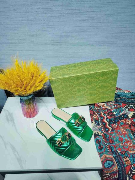 

female designer camellia slippers 2023 summer girls casual shoes designer slippers slippers flat sandals beach swimming pool leather slipper, Black