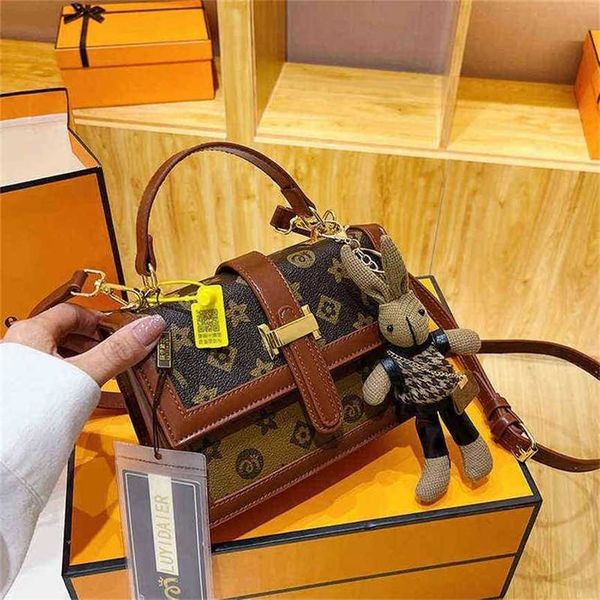 

handbag 2023 fashion women's bag leather quality handbag old flower box female portable makeup white shoulder messenger small square ba