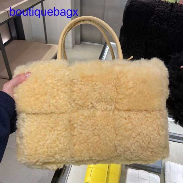 

luxury bottegss venetss arco evening bags online store and winter new large capacity plush handbag autumn splicing simple soft tot with logo