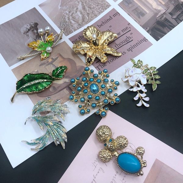 

vintage maple leaf brooch for women charming brooch collar lapel metal pin fashion jewelry gifts clothing decoration, Gray