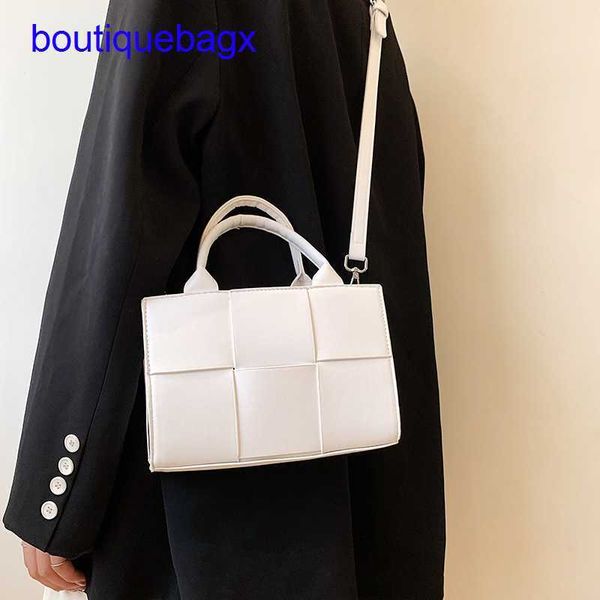 

luxury bottegss venetss arco evening bags online store 2023 temperament lingge handheld fashion tote women's new summer versatile with