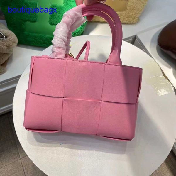 

luxury bottegss venetss arco evening bags online store large winter 2023 and new texture bag autumn woven tote women's leather cap with