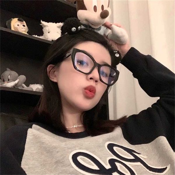 

sunglasses 2023 new p family cat's plate plain color star net red flat light can be matched with digital display face small eye frame 1, White;black