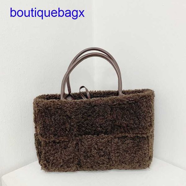 

luxury bottegss venetss arco evening bags online store type dongdaemun new south plush woven korea large capacity versatile lamb h with logo