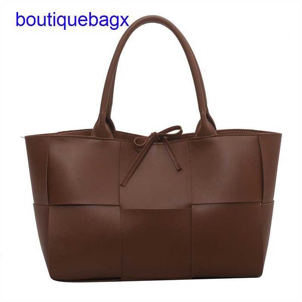 

luxury bottegss venetss arco evening bags online store high net new red large fashion bag 2023 sense foreign style single shoulder with logo