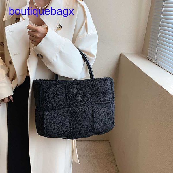 

luxury bottegss venetss arco evening bags online store woven south wool korea dongdaemun green bags2023 lamb hand large capacity t with logo