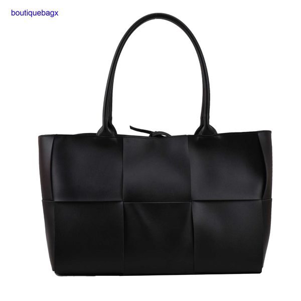 

luxury bottegss venetss arco evening bags online store 2023 textured large new korean bag shoulder female large capacity woven tot with logo