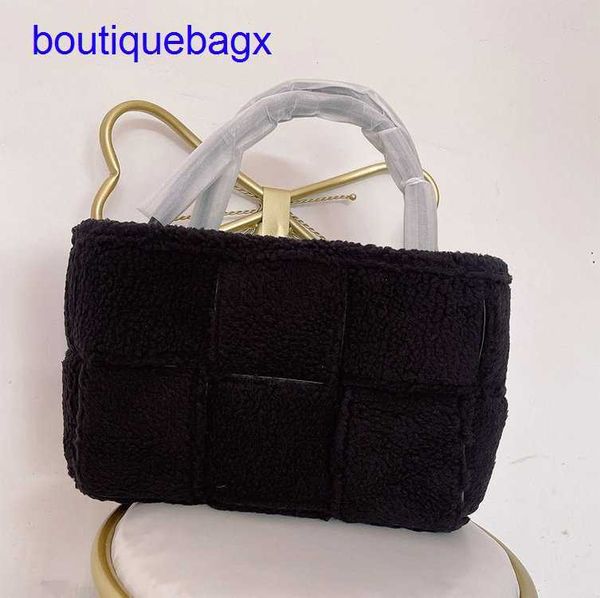 

luxury bottegss venetss arco evening bags online store lamb wool large capacity tote bag 2023 simple fashionable hand women's shou with