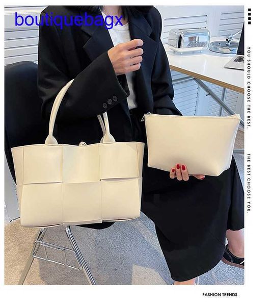 

luxury bottegss venetss arco evening bags online store capacity autumn and winter 2023 large new fashion bag women's leisure simpl with