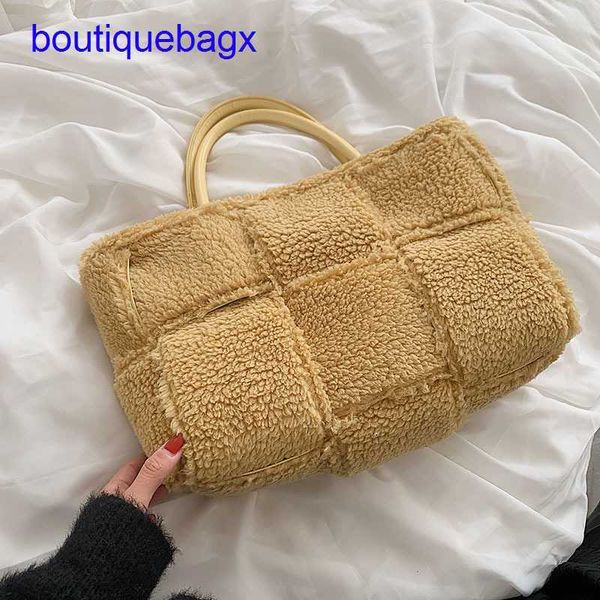 

luxury bottegss venetss arco evening bags online store style autumn 2023 and winter new plush women's big fashion versatile portab with
