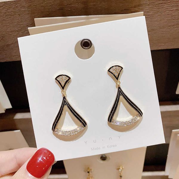 

dangle chandelier 2021 new fashion lap needle fan-shaped earrings feminine fashion personality earrings geometric earrings g230313, Silver